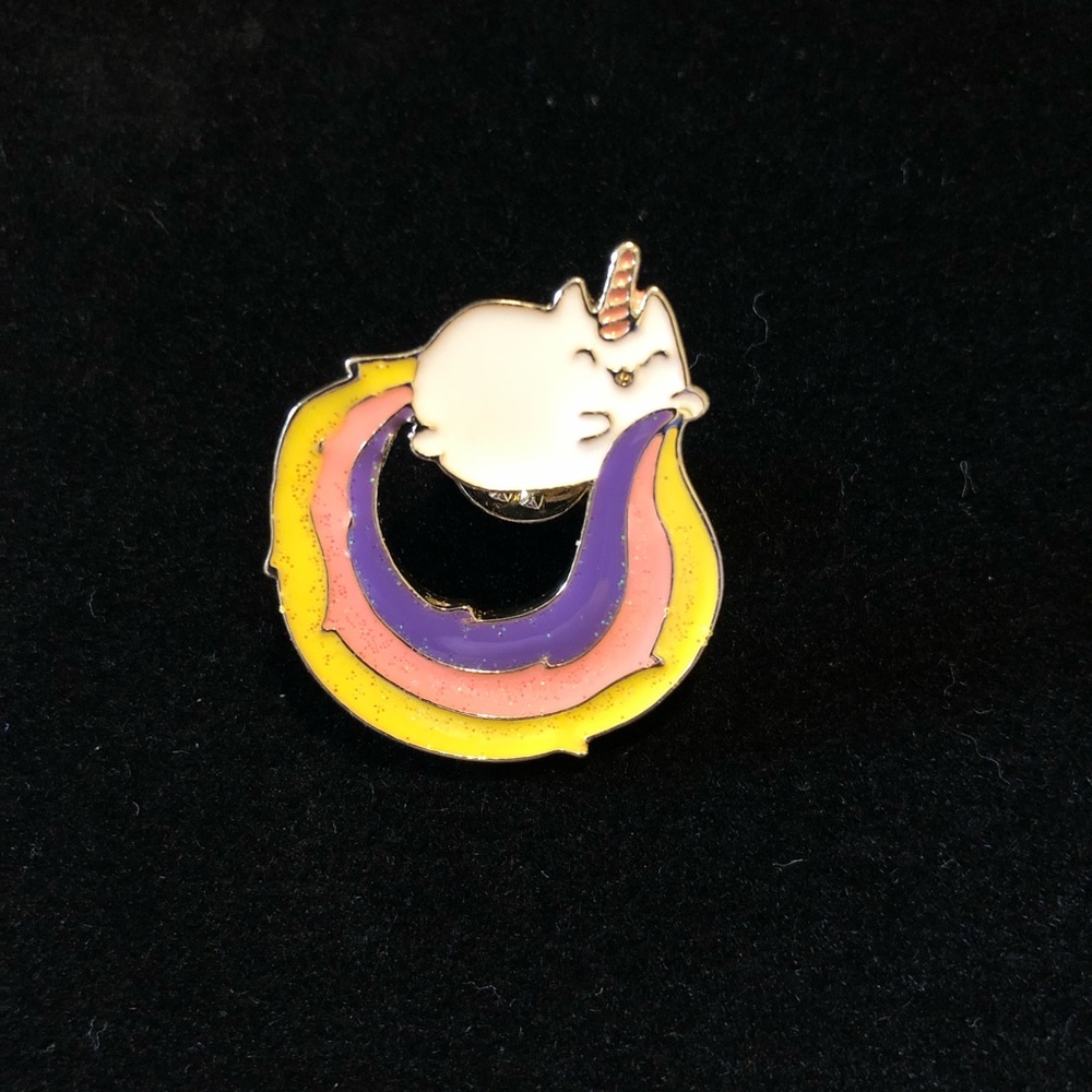 Unicorn Cat Rainbow Pin - Picture 2 of 3